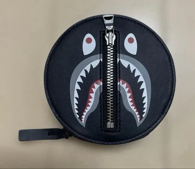 A BATHING APE SHARK LEATHER COIN CASE, cow leather, circle-shaped, black - Image 1 of 4