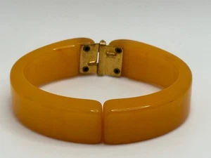 Vintage Butterscotch Hinged Clamper Bakelite Bangle Bracelet - Picture 1 of 13