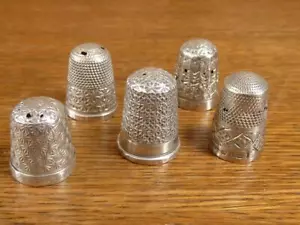 5 Antique Thimbles all Hallmarked silver mixed makers pinholes #1 - Foto 1 di 1