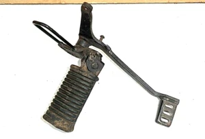 SUZUKI RV125 VAN VAN 2007 - ORIGINAL RIGHT HAND FOOT REST & BRAKE LEVER - Picture 1 of 2