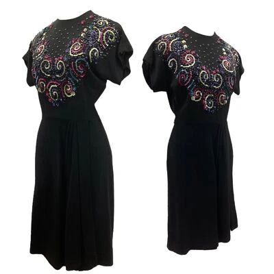 Vestido Negro De Colección Años 40 Multicolor Lentejuelas Cremallera Lateral Crepé LBD Foto 1 de 4