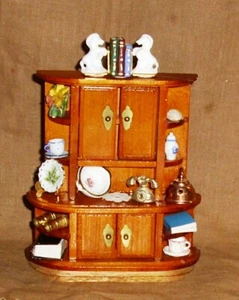 Wohnzimmerschrank mit Inhalt gefüllt-Holz-Miniatur 1:12-Note 2 - Picture 1 of 5