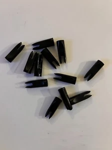 1 DZ VINTAGE BLACK 9/32” ORIGINAL AAE PLASTINOCK  GLUE ON SNAP NOCK ARROW NOCKS - Picture 1 of 1