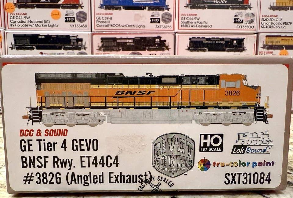 ScaleTrains Rivet Counter HO GE TIER 4 GEVO ET44C4 BNSF #3826 DCC/Sound/NIB - Image 1 of 3