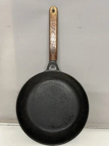 IKEA Cast Iron Frying Pan Skillet 26cm Vintage Old Pan Very Heavy Wooden Handle - Picture 1 of 9