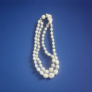 White Glass Bead Vintage Necklace MCM - Picture 1 of 6