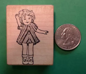 Hoyuelos, muñeca Shirley Temple, sello de goma montado en madera - Imagen 1 de 1