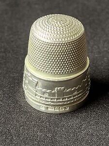 VINTAGE SOLID STERLING SILVER SEWING THIMBLE - WINDSOR UK ROYAL FAMILY