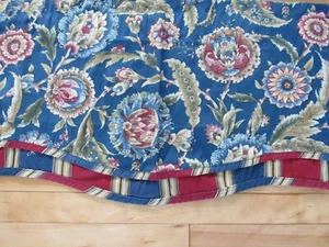 2 TRADITION By WAVERLY CURTAIN VALANCE BLUE RED GOLD FLORAL STRIPE SCALLOP 50X17 - Picture 1 of 11