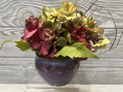 "Pequeño arreglo floral hortensias en maceta de cerámica azul 7,5"" imitación floral" Foto 1 de 4