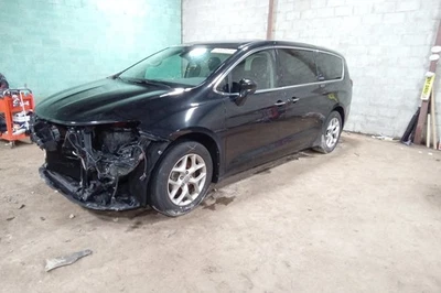 2018 Chrysler Pacifica Automatic Transmission OEM 139K Miles - LKQ379594829 - Image 1 of 3