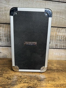 Vaultz CD DVD Juegos Estuche Bloqueo Cromo Negro 64 Bolsillos Música. Con llaves y correa - Imagen 1 de 5