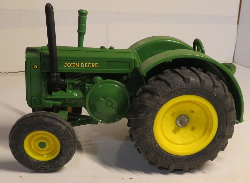 Tractor vintage ERTL JOHN DEERE 1953 modelo "D" escala 1/16 #5596 usado juguete verde Foto 1 de 4