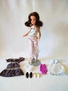 Pedigree SINDY Doll 1960-70’s plus 3 outfits 033055X - Picture 1 of 12