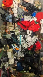 x1 RANDOM Lego Star Wars Minifig Minifigure Mystery Grab Bag Blind Bag - Picture 1 of 1