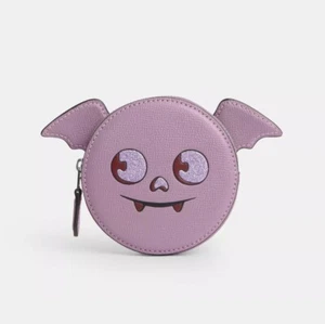 Neu mit Etikett Coach Halloween Fledermaus Münzetui Geldbörse Leder Silber/Jasmin CW465 2024 - Bild 1 von 2