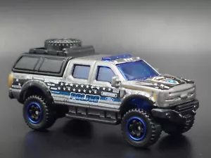 2017 17 Skyjacker Ford F350 Super Duty Pick-Up Camion 1:64 Scala Modellino Auto - Foto 1 di 8