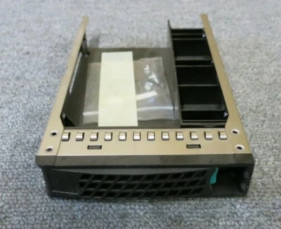 Intel G17590-002 H2312WPJR 3.5" To 2.5" SATA SAS Server HDD  Caddy And Screws - Image 1 of 4
