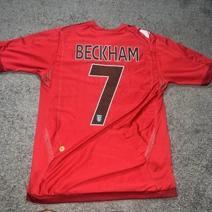 CAMISETA DE FUTBOL INGLATERRA 2006 2008 VISITANTE DAVID BECKHAM UMBRO TALLA M - Imagen 1 de 7
