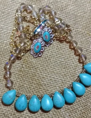 Lote de Joyas Howlite, Teñidas de Azul, Collar de Cristal, Anillo, Conjunto de Pendientes Estate  Foto 1 de 4