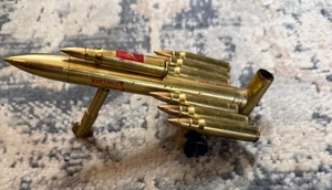 BULLETT CASE FIGHTER JET MAD DA CUSTODIE VUOTE PER FUCILE SOUVENIR IN TEMPO DI GUERRA - Foto 1 di 7