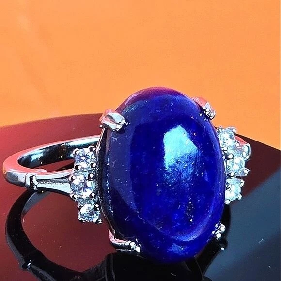 Anillo de plata de ley 925 con lapislázuli natural y circonita cúbica Foto 1 de 4
