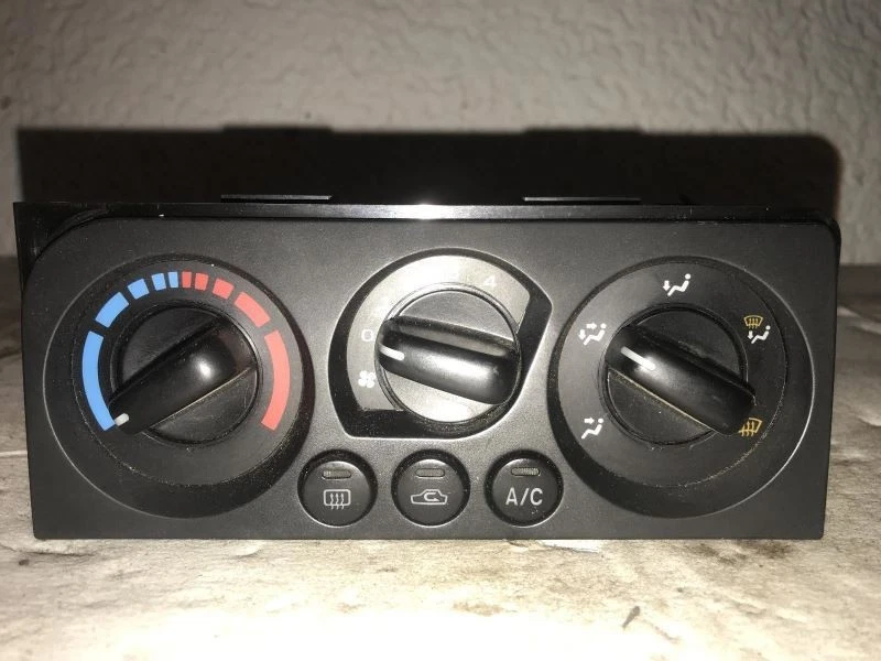 Controles de temperatura climática de aire acondicionado 03 2003 Subaru Legacy Foto 1 de 4