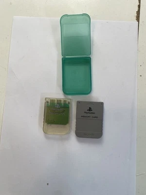 Sony Memory Card SCPH-1020 PS1 Originali Grigia e Trasparente + Custodia - Immagine 1 di 4