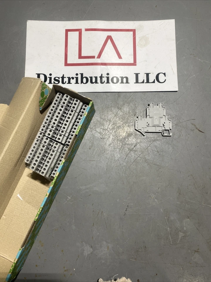 Phoenix Contact 3044814 Type UTTB4 30A 300V Gray (new) (LOT OF 22) - Image 1 of 2