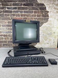 NeXT NeXTstation Computer N1100 w/MegaPixel Display Keyboard/Mouse & Cable