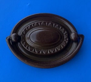 Bronze Brass Chippendale Hepplewhite Oval Antique Drawer Pull 2.5” Centers - Imagen 1 de 4