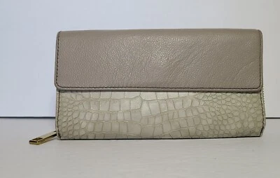 Cartera sin asas Fossil Jori RFID con solapa gris imitación piel de reptil Foto 1 de 4