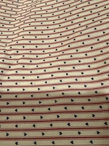 Vintage hellbraun Inlett Streifen Baumwollstoff mit kleinen schwarzen Herzen Bthy - Bild 1 von 3