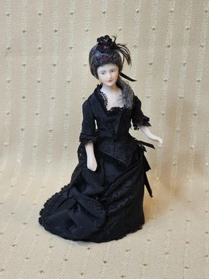 复古 PORCELAIN 女士微型娃娃屋 — 第 1/4 张图片