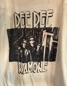 Dee Dee Ramone And The Spikey Tops Tshirt mit Dee Dee’s DNA! The Ramones Punk Rock - Bild 1 von 7