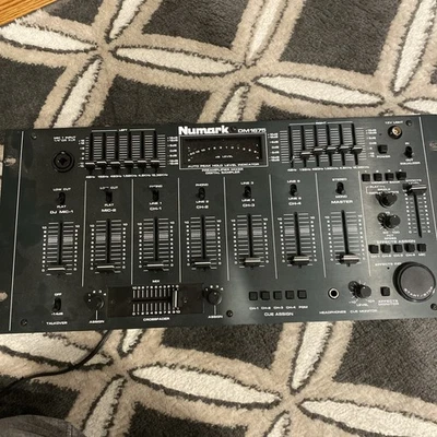 Consola mezcladora DJ Numark DM1675 Foto 1 de 4
