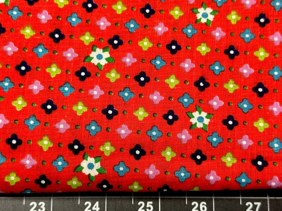 Tina Scrap 9”x21” Daisy Flower Mini Floral Small Calico Red Retro Cotton Fabric - Image 1 of 1