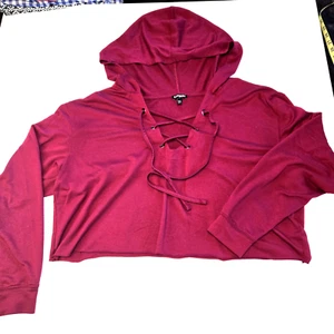 Express beerenroter kurzärmliger Hoodie mit Krawatte am Ausschnitt Gr. Large - Bild 1 von 6