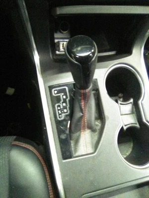 Toyota Camry 2017 piso de cambio de transmisión Foto 1 de 4