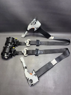 16-19 CINTURONES DE SEGURIDAD DELANTEROS NISSAN SENTRA CINTURONES DE SEGURIDAD NEGROS CONDUCTOR PASAJERO DELANTERO OEM Foto 1 de 4