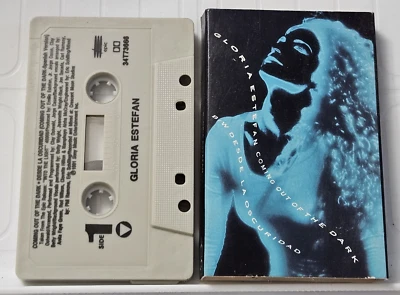 GLORIA ESTEFAN - COMING OUT OF THE DARK (Cassette Single, 1991, Epic) Foto 1 de 2