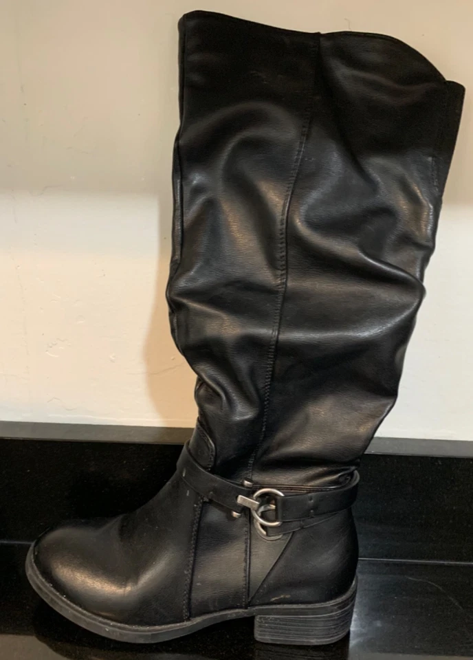 Apt. Botas hasta la rodilla 9 Doctor negras cuero sintético suave cremallera lateral para mujer 6,5 W Foto 1 de 4