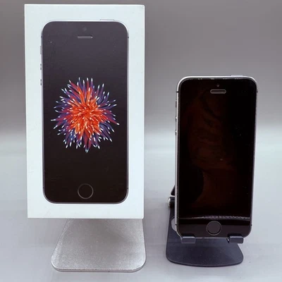 Apple iPhone SE 32GB Grigio Siderale BLOCCATO per parti usato Originale 1a gen - Immagine 1 di 4