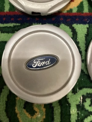 01 05 Ford Explorer Sport Trac Center Cap Part# 4L24-1A096-BA 1piece - Image 1 of 4