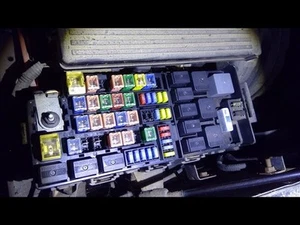 Fuse Box Engine Excluding Sport Trac Fits 02-10 EXPLORER 1522116 - Picture 1 of 12