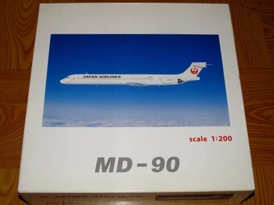 JALUX/Hogan 1/200 McDonnell Douglas MD-90 JAL/Japan Airlines Niitsurumaru JA8070 - Image 1 of 4