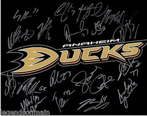 Anaheim Ducks 2011 - 2012 Team Signed 11x14 LOM COA 18 sigs (PH5336) - Picture 1 of 1