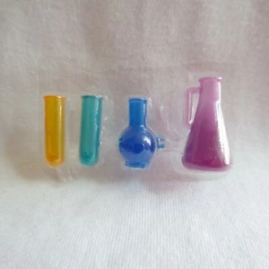 NUEVO Barbie Carrera del Año I Can Be Maestra Muñeca Laboratorio Vasos Set Para Diorama - Imagen 1 de 2