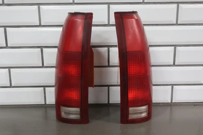 Par de luces traseras izquierda/derecha OBS izquierda/derecha 88-98 Chevy C/K camioneta SUV OEM Foto 1 de 4