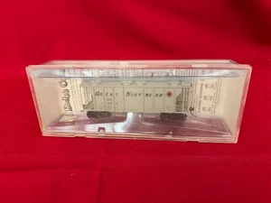 HO Scale Kadee 8022 Great Northern 2-Bay Covered Hopper #71465 NEW - Picture 1 of 2